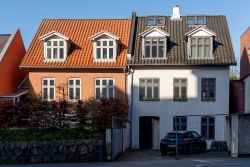 Skovvejen 119 og Skovvejen 121.JPG