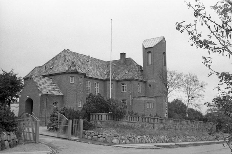 Fil:Jørn Timm Risskov Kirke 1962.jpg