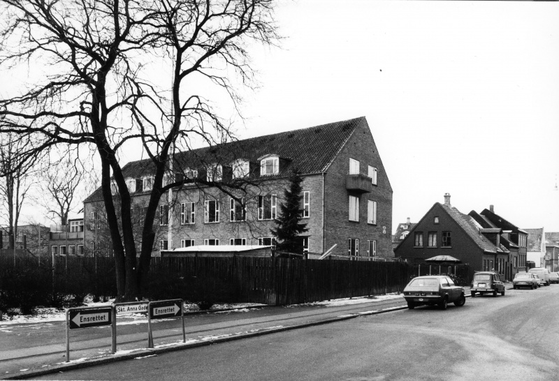Fil:Sct. Anna Gade, Poul Petersen, 02.1978.jpg