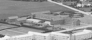 Vestergaardsskolen 1956 sylvest jensen luftfoto dkb.JPG