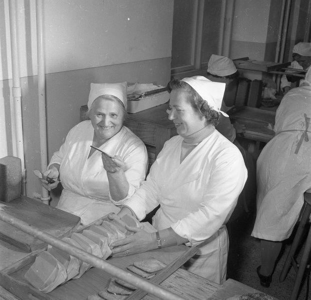 Fil:Skolekøkken, Sct. Annagades Skole, Børge Venge, 1956.jpg
