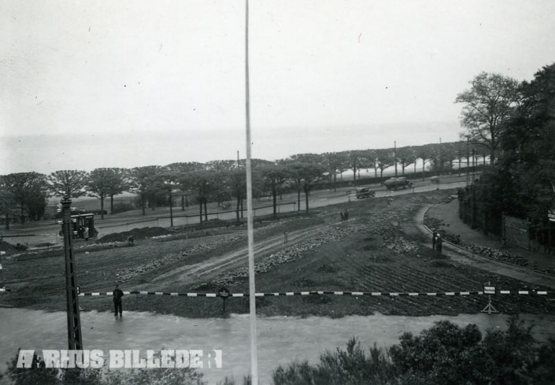 Fil:Chr. Filtenborgs Plads under omlægning i maj 1938.jpg