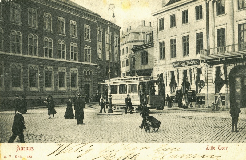 Fil:Sporvogn på Lille Torv, 1904, ukendt fotograf.jpg