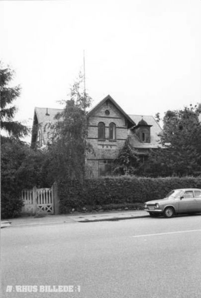Fil:Aldersrovej 29 (villa Dan).jpg