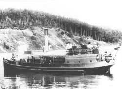 Skovbåden Turisten 1897.jpg