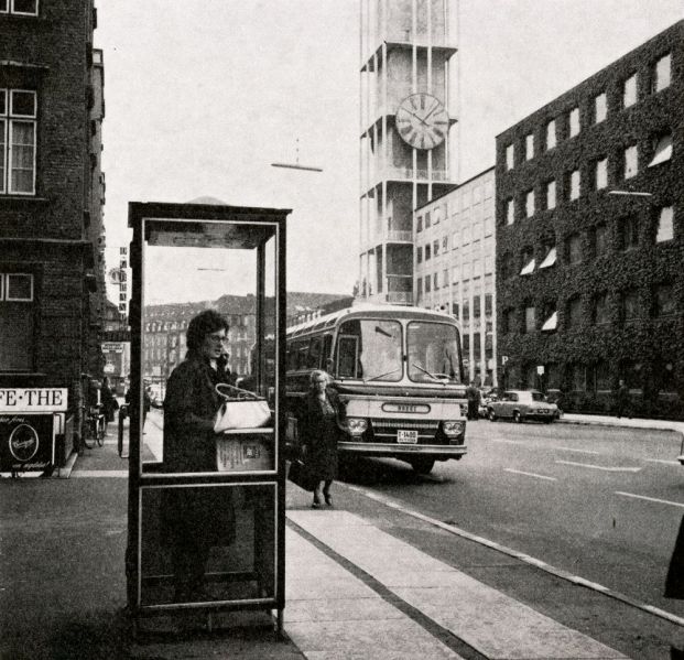 Fil:Gade-telefonboks (foto Thormas Pedersen og Poul Pedersen).jpg