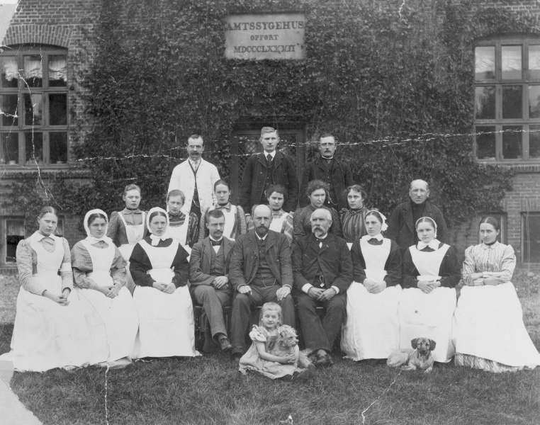 Fil:Aarhus Amtssygehus, ca. 1895.jpg